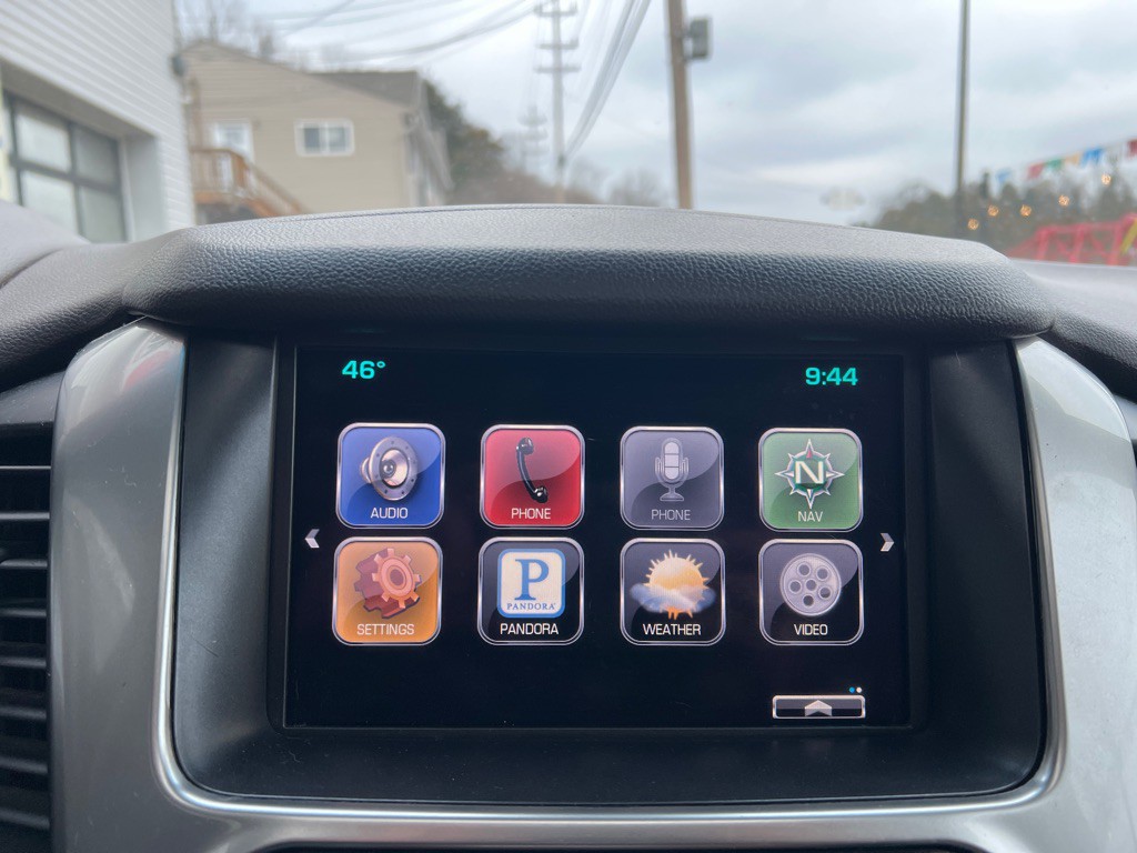 2015 Chevrolet Suburban Image 15