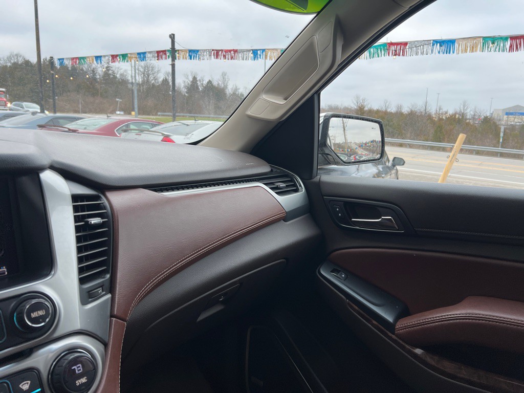 2015 Chevrolet Suburban Image 19