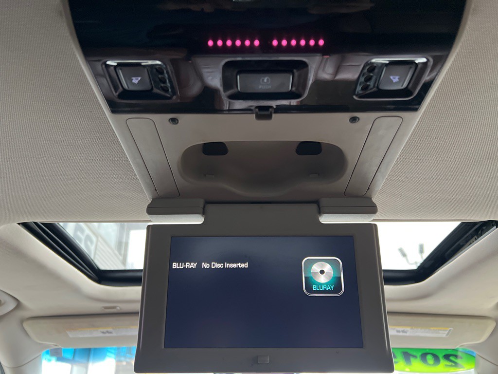 2015 Chevrolet Suburban Image 23