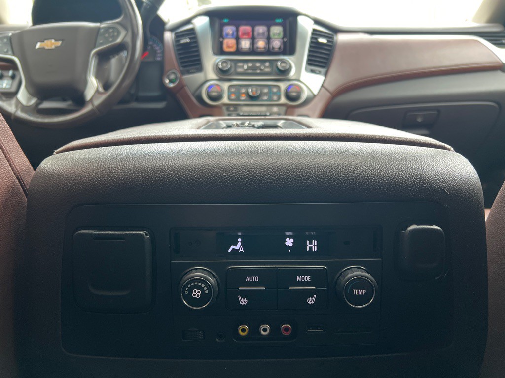 2015 Chevrolet Suburban Image 24