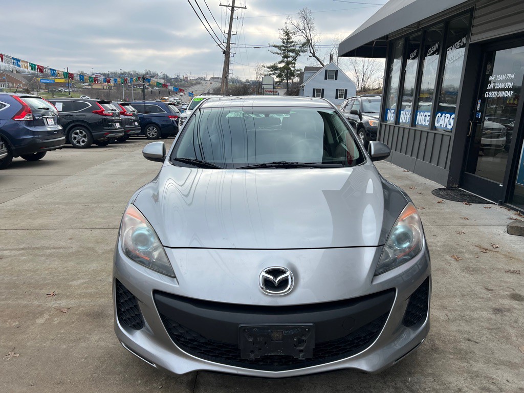 2013 Mazda Mazda3 Image 2