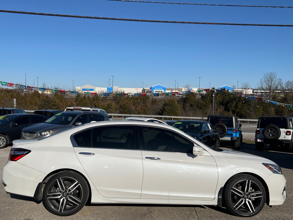 2017 Honda Accord Image 4