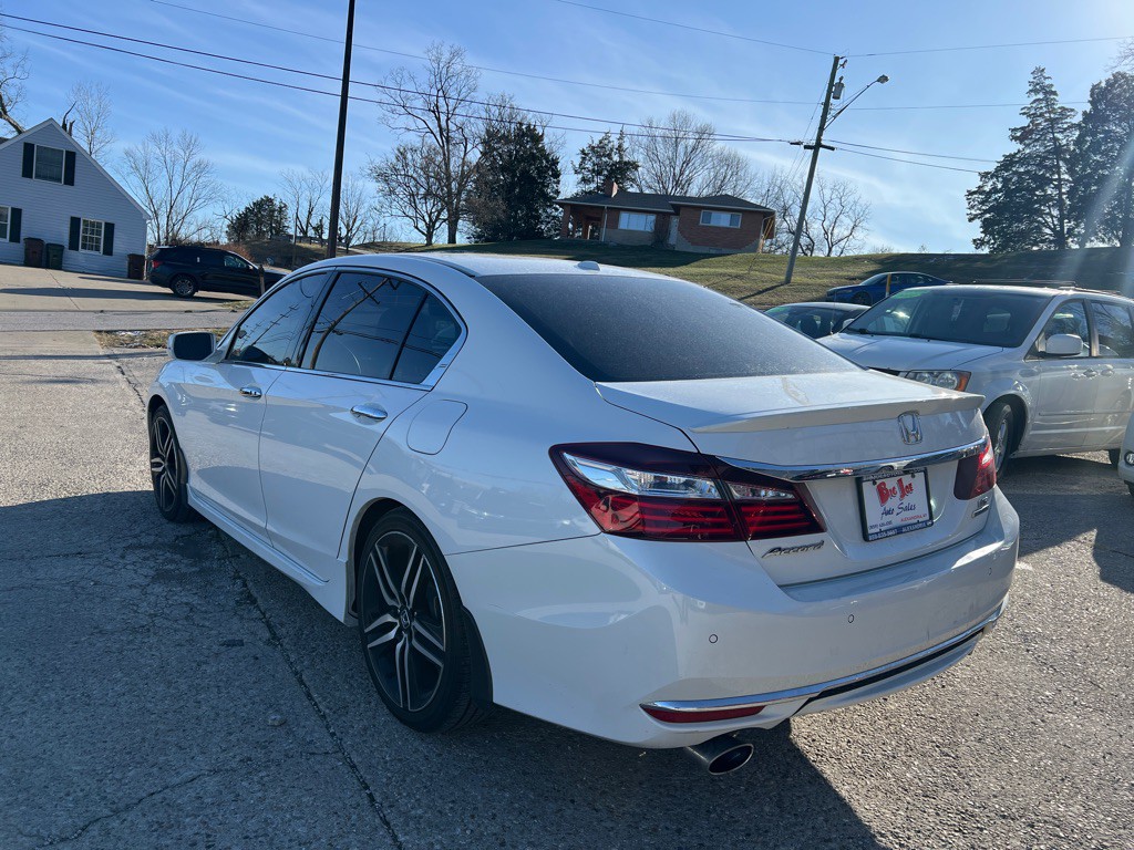 2017 Honda Accord Image 7