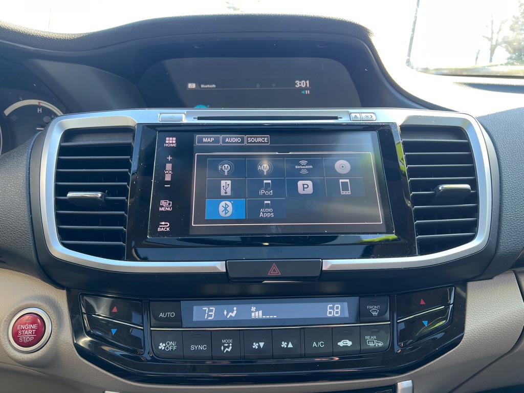 2017 Honda Accord Image 13