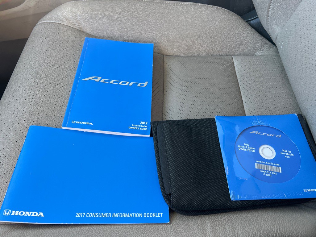 2017 Honda Accord Image 17