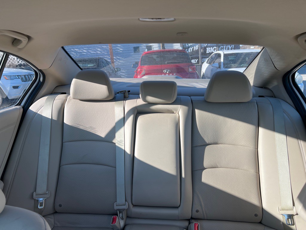 2017 Honda Accord Image 19