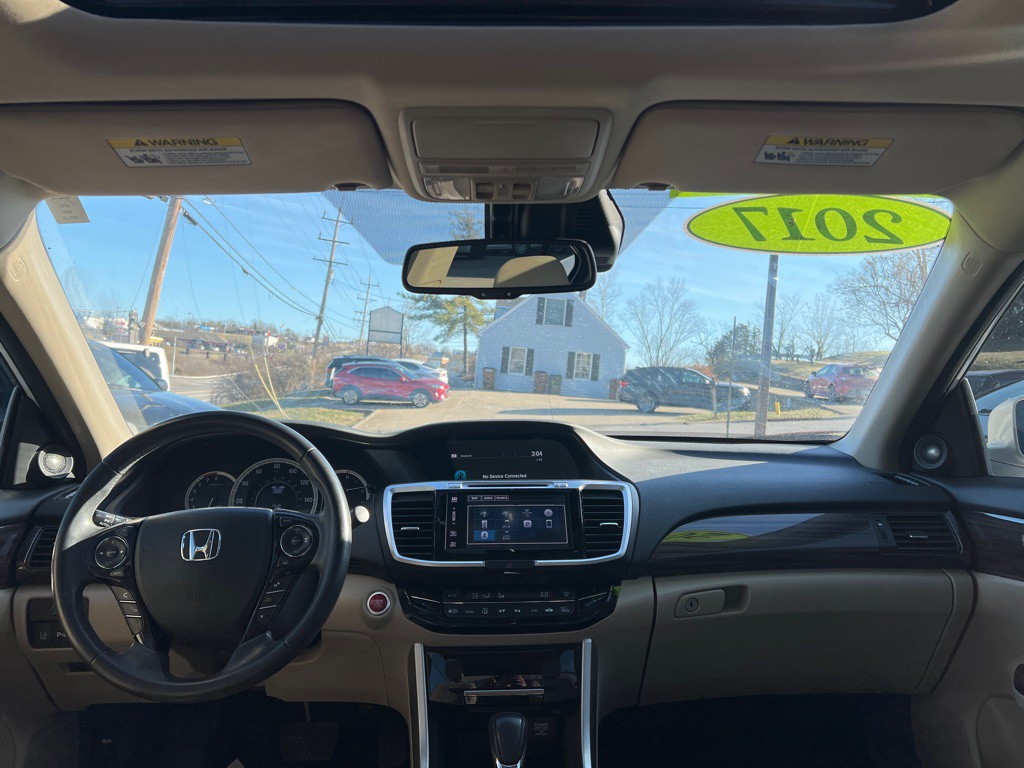 2017 Honda Accord Image 22