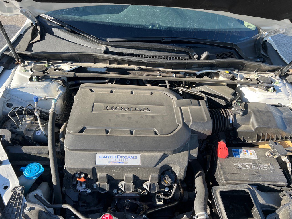 2017 Honda Accord Image 24