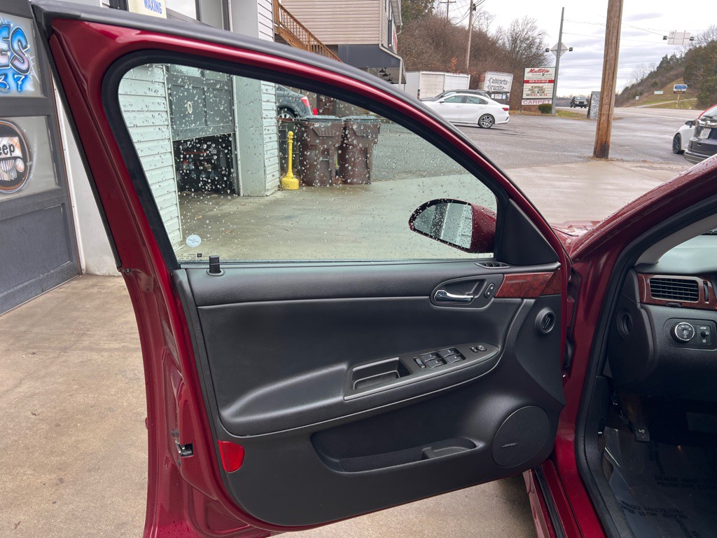 2010 Chevrolet Impala Image 9