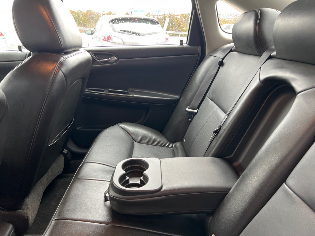 2010 Chevrolet Impala Image 19