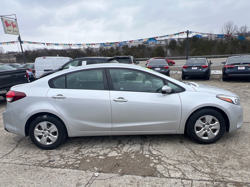 2018 Kia Forte Image 4