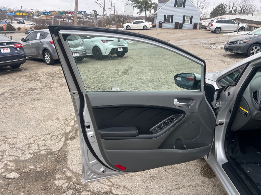 2018 Kia Forte Image 9