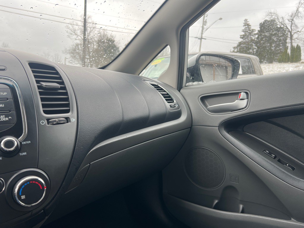 2018 Kia Forte Image 15