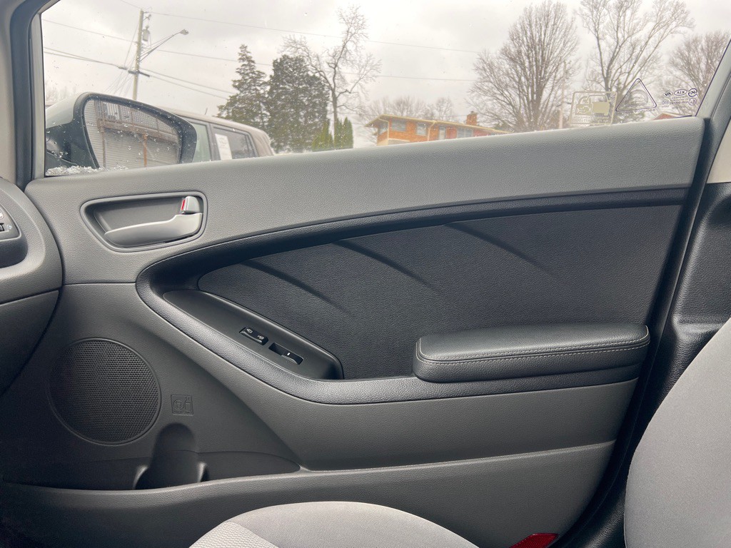 2018 Kia Forte Image 16