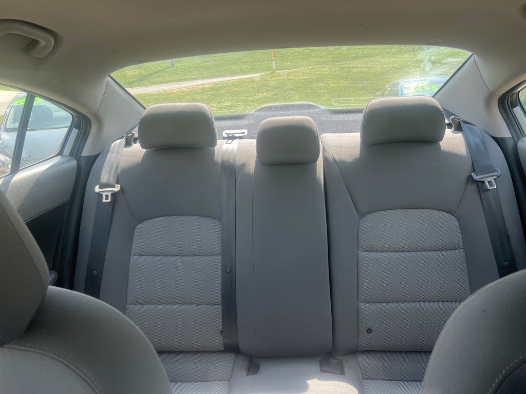 2018 Kia Forte Image 18