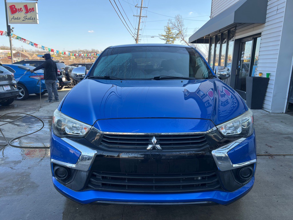 2016 Mitsubishi Outlander Image 2