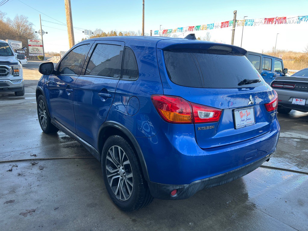 2016 Mitsubishi Outlander Image 7