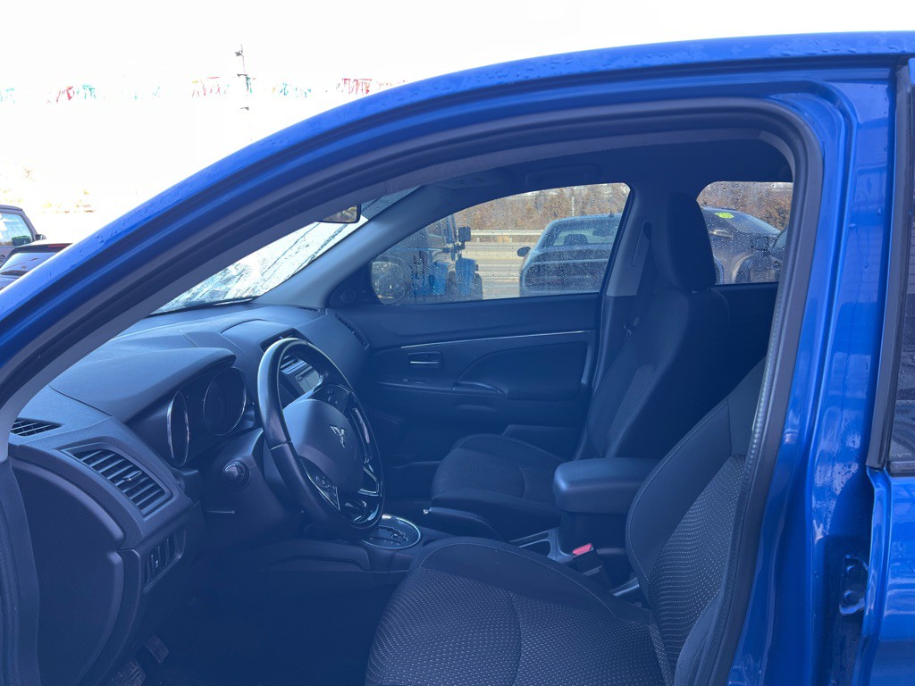 2016 Mitsubishi Outlander Image 10