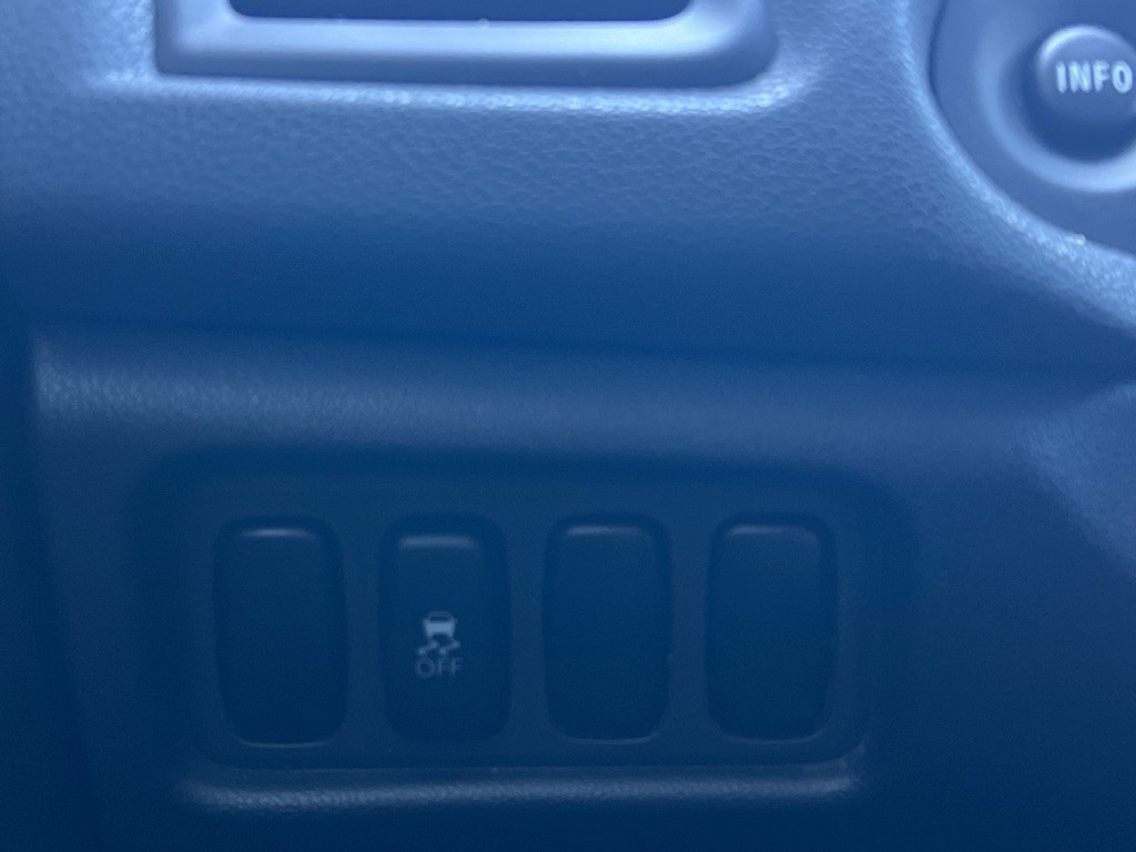 2016 Mitsubishi Outlander Image 17