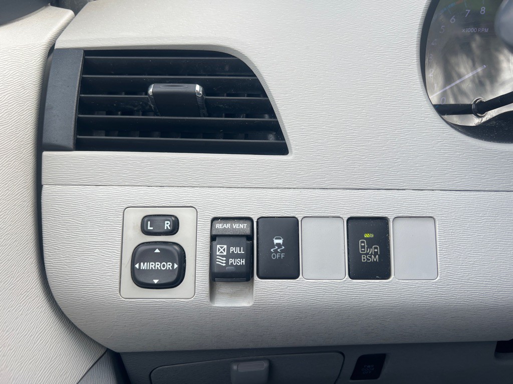 2014 Toyota Sienna Image 23