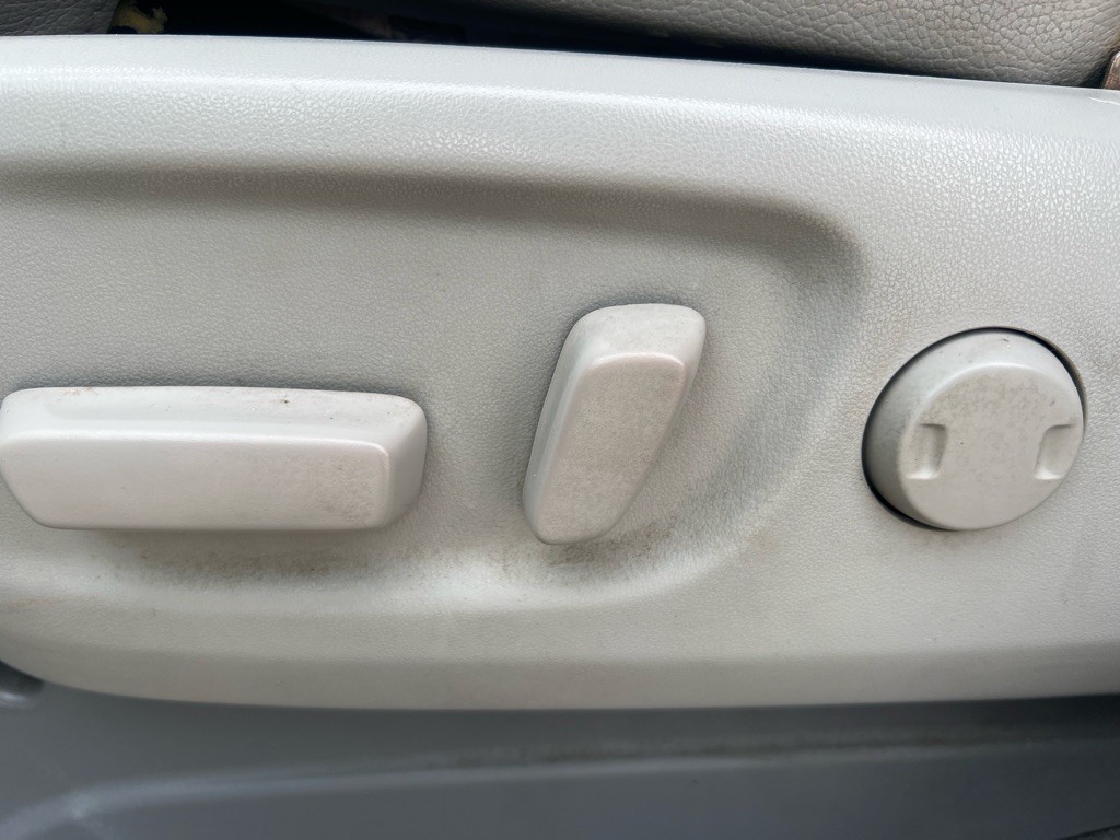 2014 Toyota Sienna Image 26
