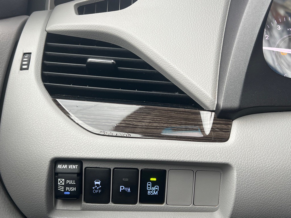 2017 Toyota Sienna Image 20