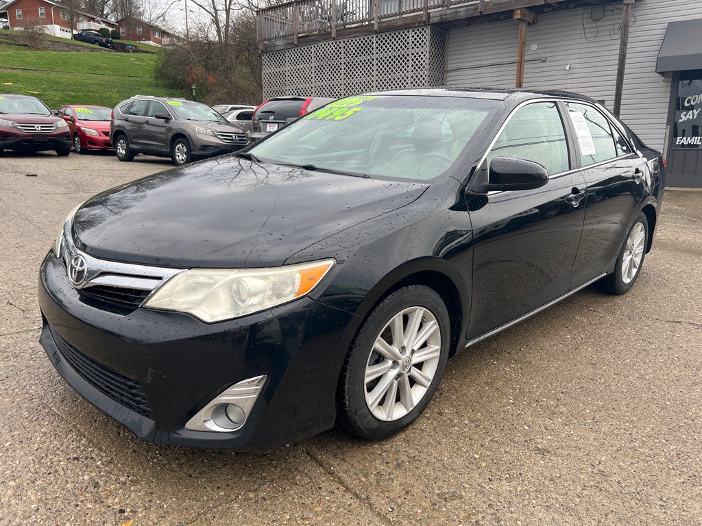 2014 Toyota Camry Image 1
