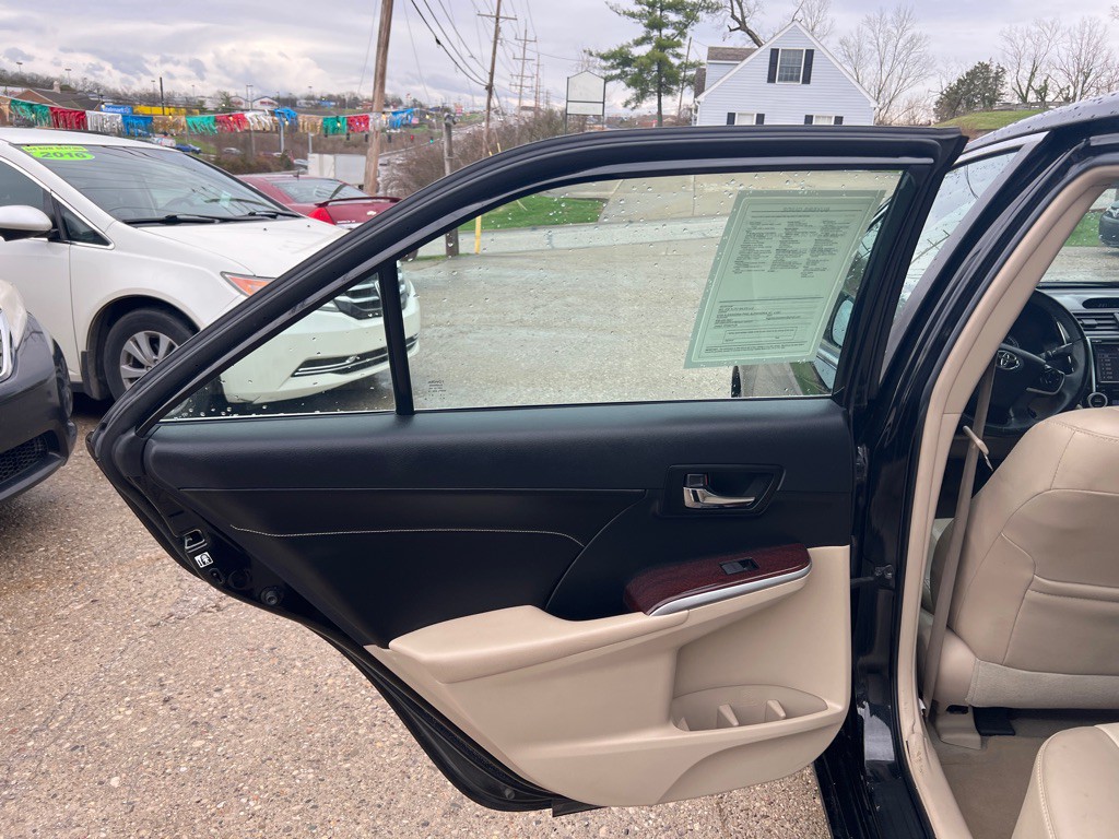 2014 Toyota Camry Image 11