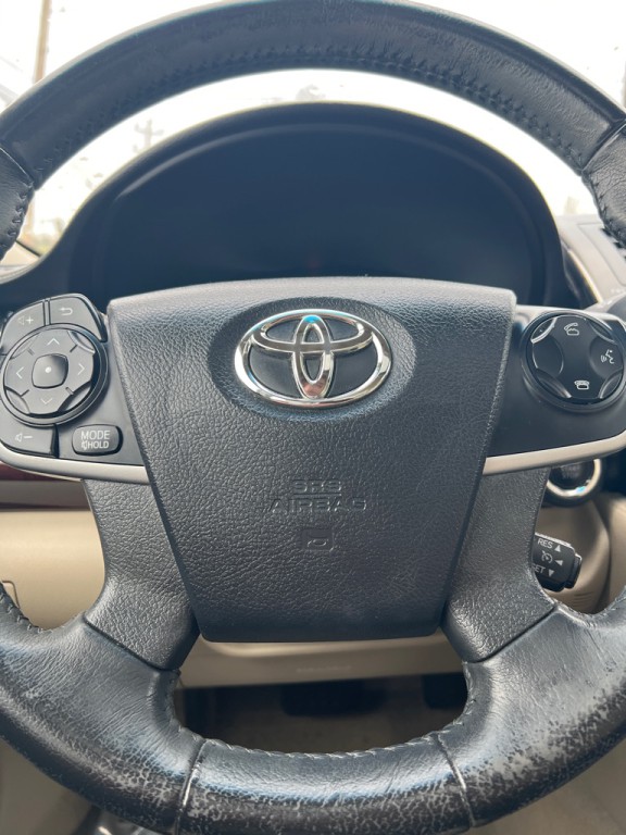 2014 Toyota Camry Image 13