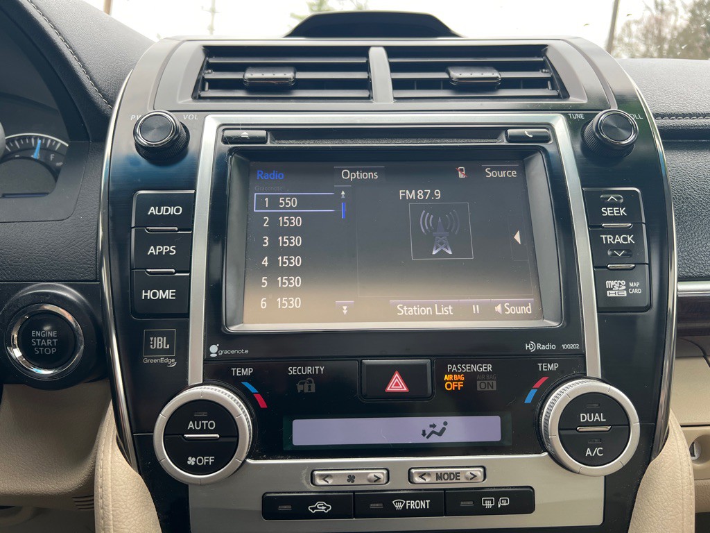 2014 Toyota Camry Image 15