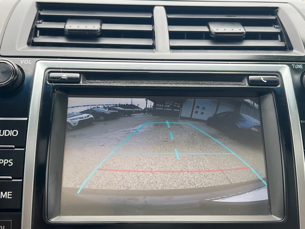 2014 Toyota Camry Image 16