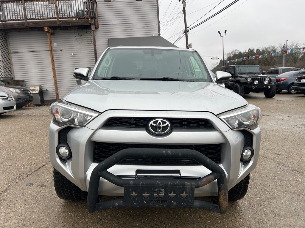 2018 Toyota 4Runner Image 2