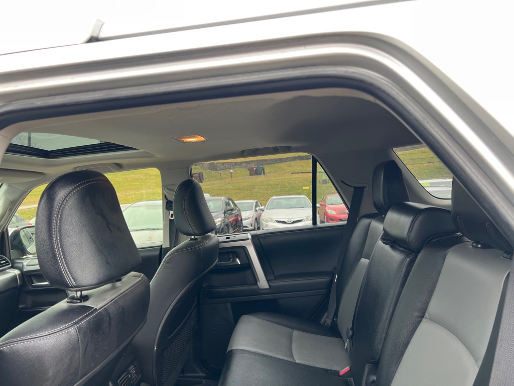 2018 Toyota 4Runner Image 10