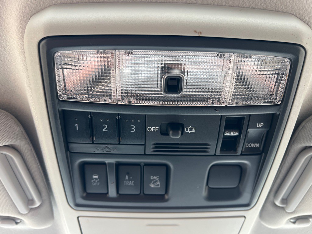 2018 Toyota 4Runner Image 18