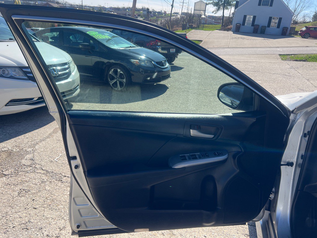 2012 Toyota Camry Image 9