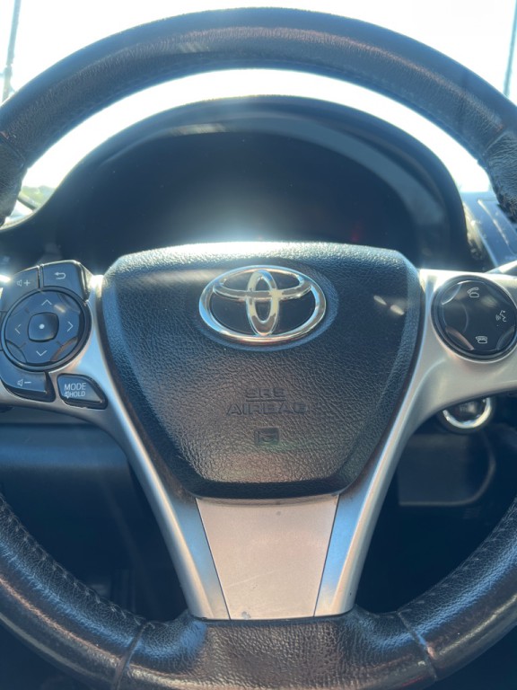 2012 Toyota Camry Image 12