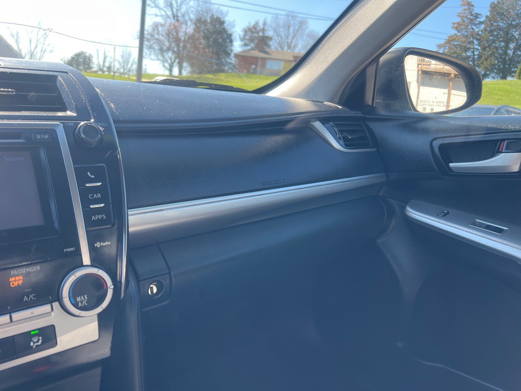 2012 Toyota Camry Image 16