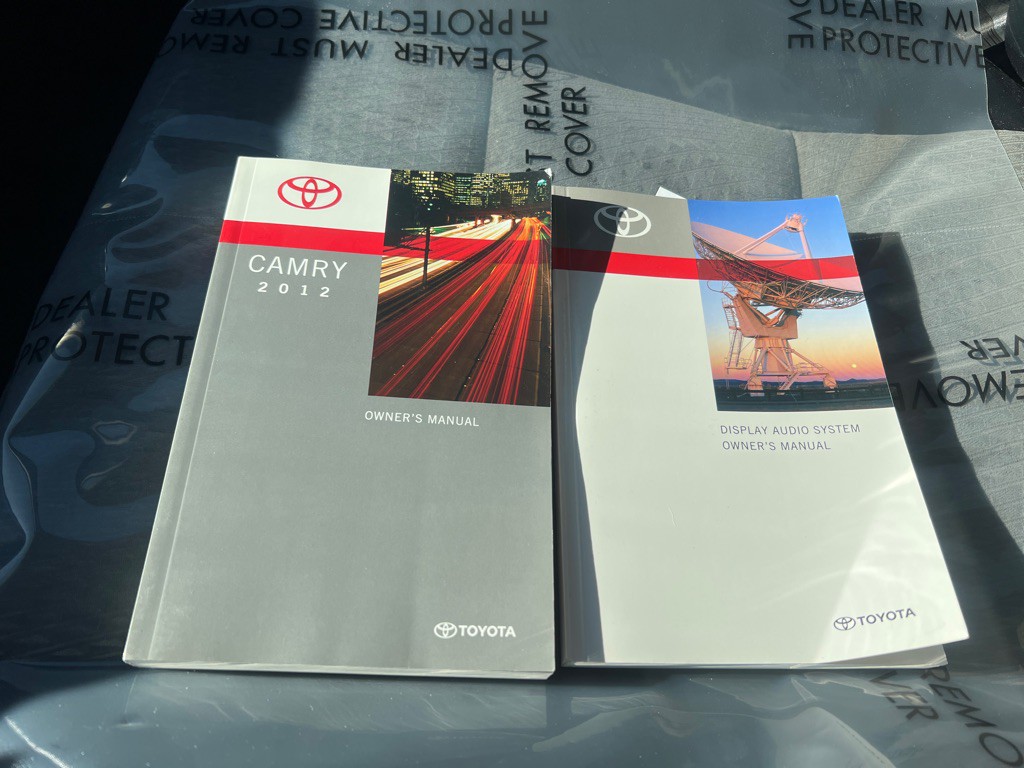 2012 Toyota Camry Image 18