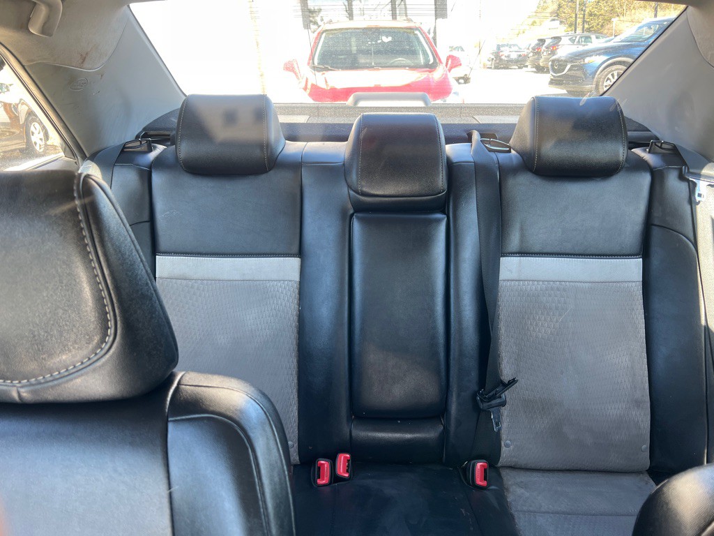 2012 Toyota Camry Image 19