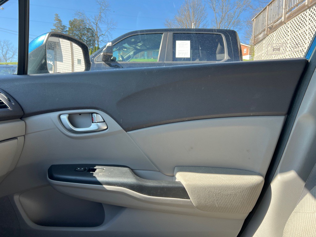2012 Honda Civic Image 18