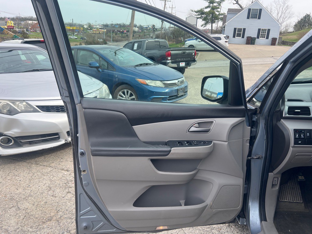 2012 Honda Odyssey Image 5