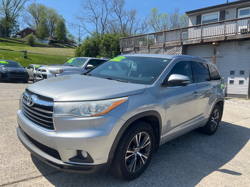 2016 Toyota Highlander Image 1