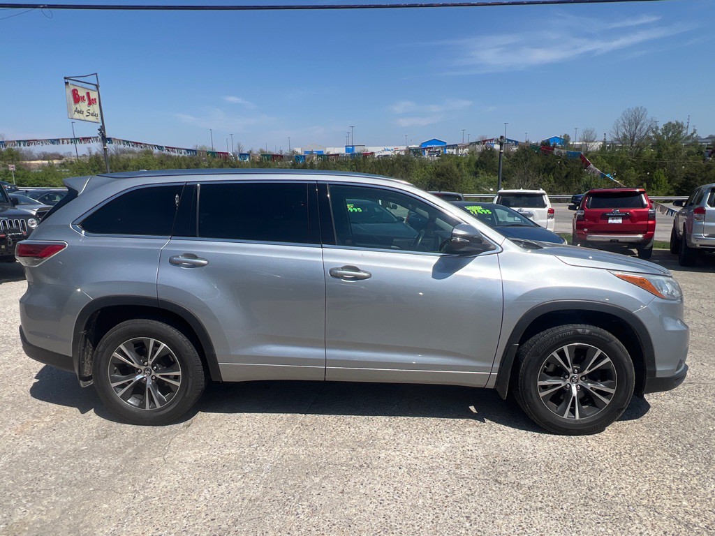 2016 Toyota Highlander Image 4