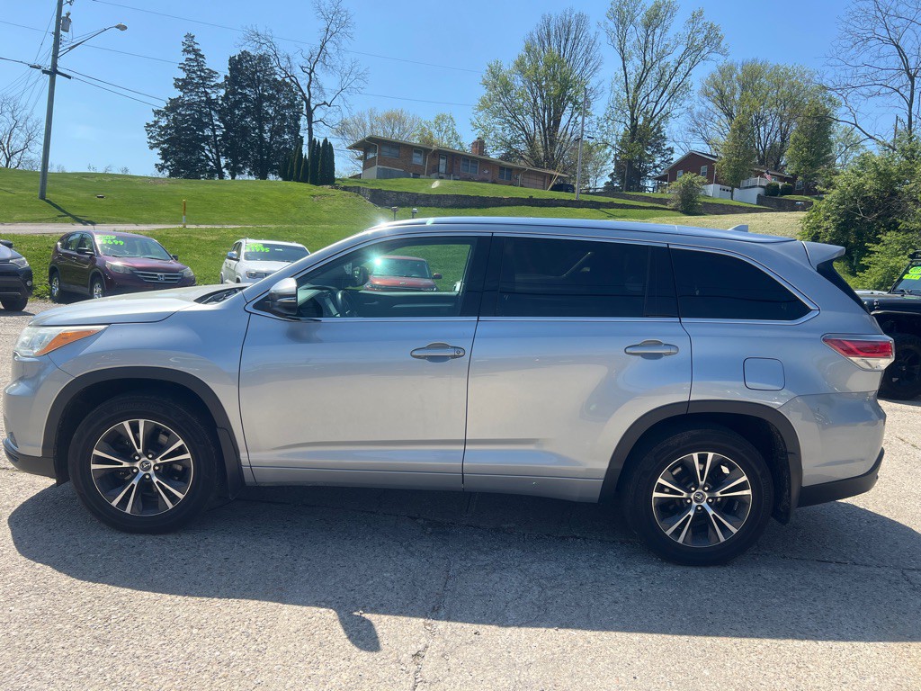 2016 Toyota Highlander Image 8