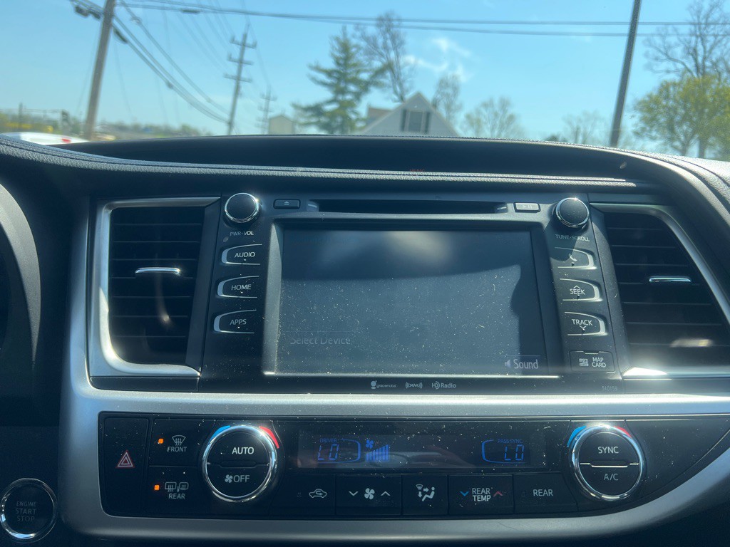 2016 Toyota Highlander Image 15