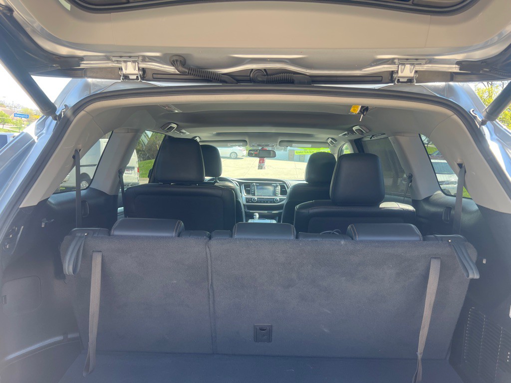 2016 Toyota Highlander Image 29
