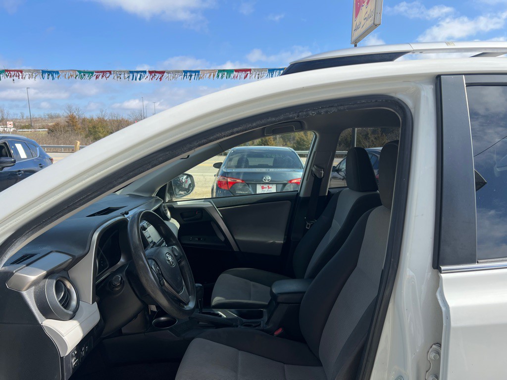 2015 Toyota Rav4 Image 8
