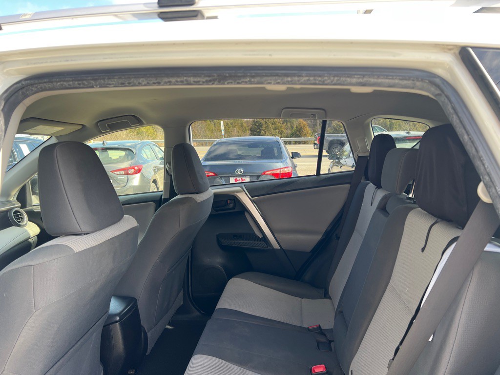 2015 Toyota Rav4 Image 9