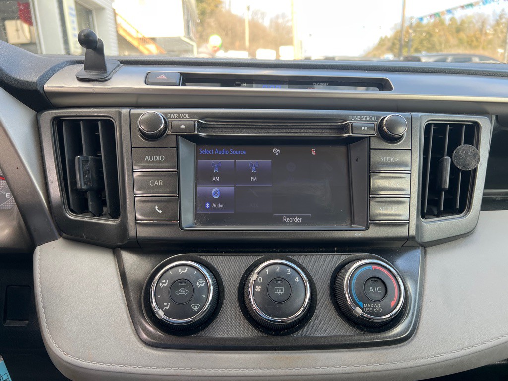 2015 Toyota Rav4 Image 12