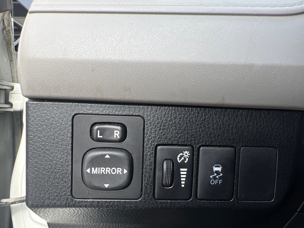 2015 Toyota Rav4 Image 17